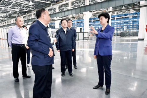 梁惠玲蒞臨九洲集團，深入包聯企業(yè)調研
